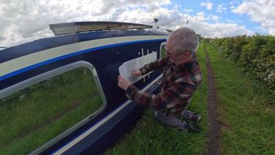 Video - Fitting a Decal / Sticker on a Boat